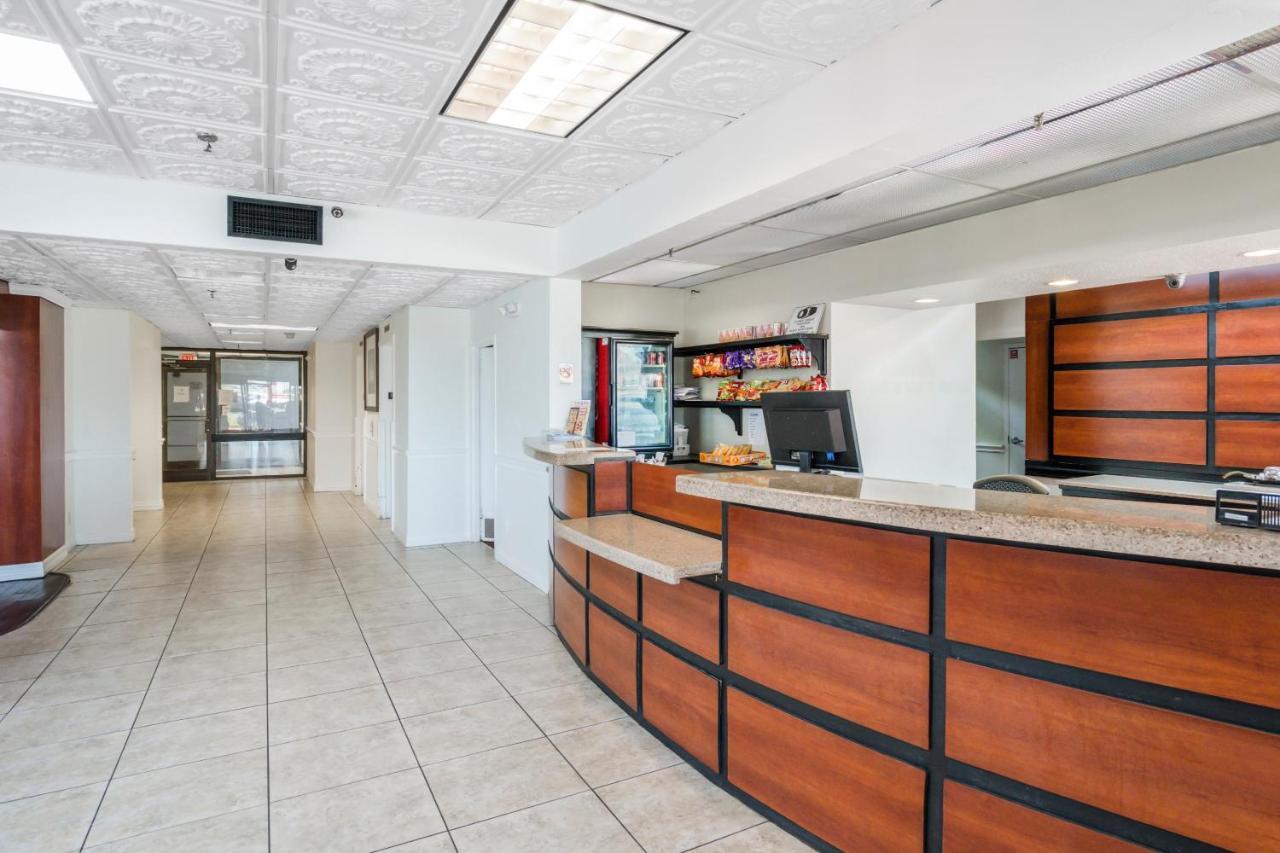 Oyo Townhouse Houston George Bush Intercontinental Hotell Exteriör bild