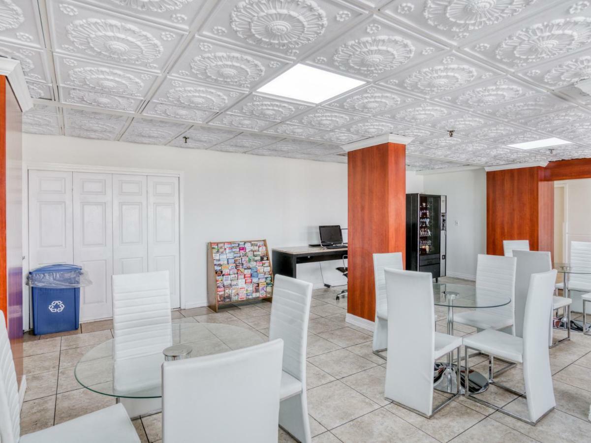 Oyo Townhouse Houston George Bush Intercontinental Hotell Exteriör bild