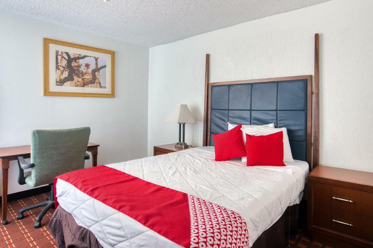 Oyo Townhouse Houston George Bush Intercontinental Hotell Exteriör bild