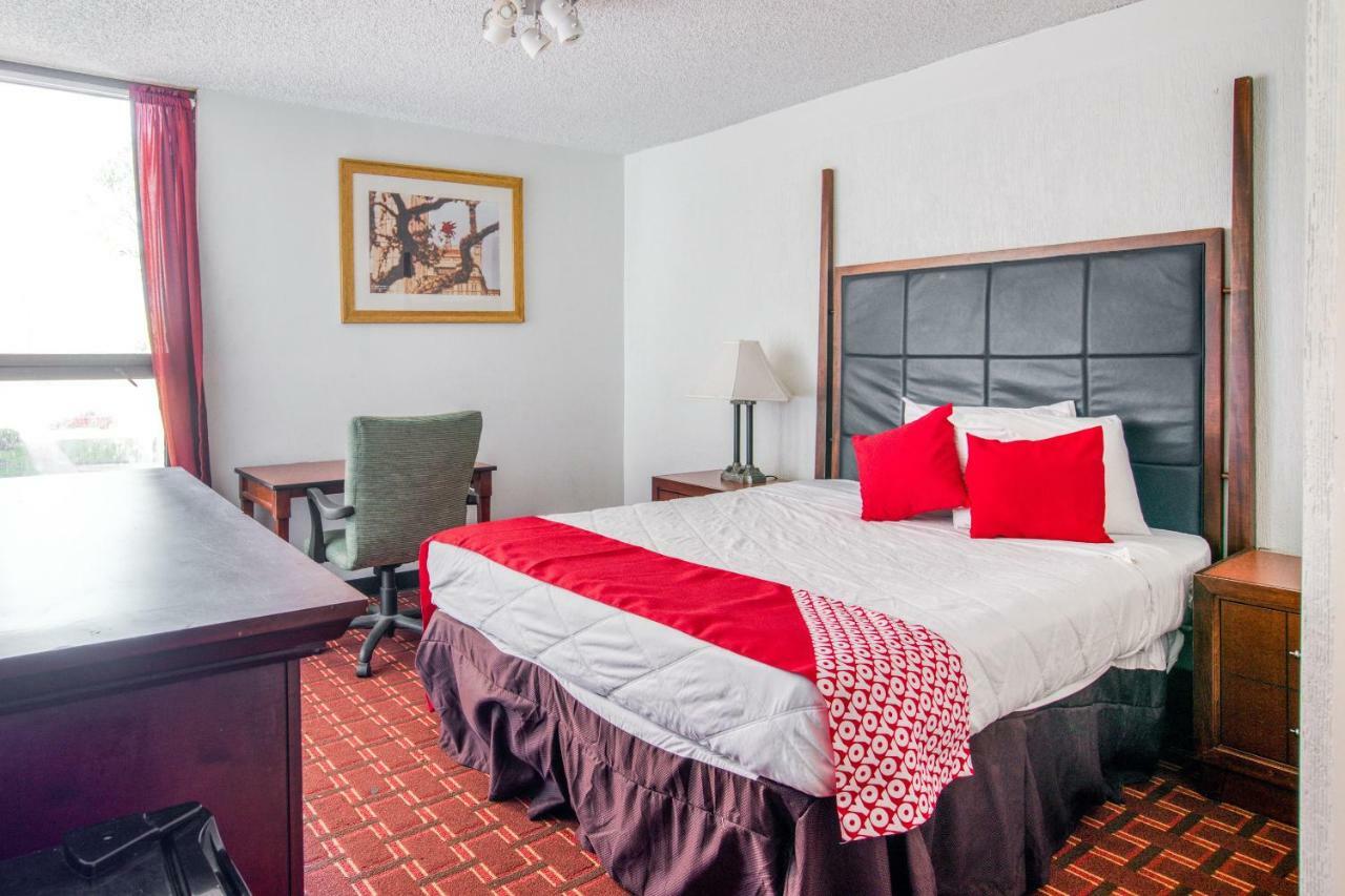 Oyo Townhouse Houston George Bush Intercontinental Hotell Exteriör bild