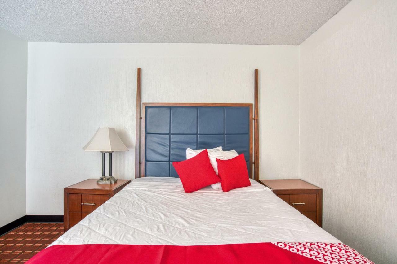 Oyo Townhouse Houston George Bush Intercontinental Hotell Exteriör bild